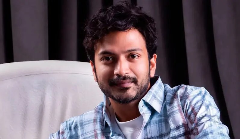 ‘তোমার পরে তুমি’ নাটকে রহস্যময় চরিত্রে অভিনয় করেছেন ইয়াশ রোহান।