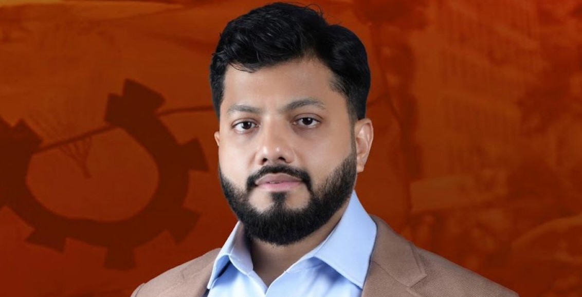  গেন্ডারিয়ায় মাদকবিরোধী অভিযান ও অস্ত্র প্রদর্শনের ঘটনা নিয়ে ব্যাখ্যা দিচ্ছেন ইশরাক হোসেন