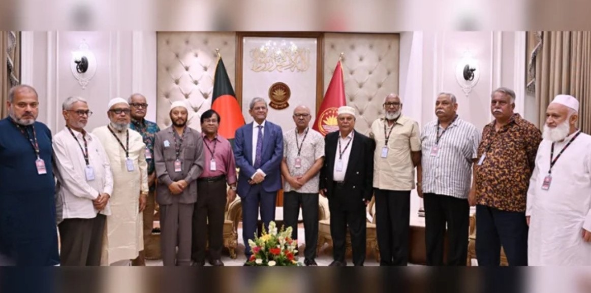 বঙ্গভবনে মুক্তিযোদ্ধা সংসদ কেন্দ্রীয় কমান্ড কাউন্সিলের প্রতিনিধিদলের সঙ্গে রাষ্ট্রপতি