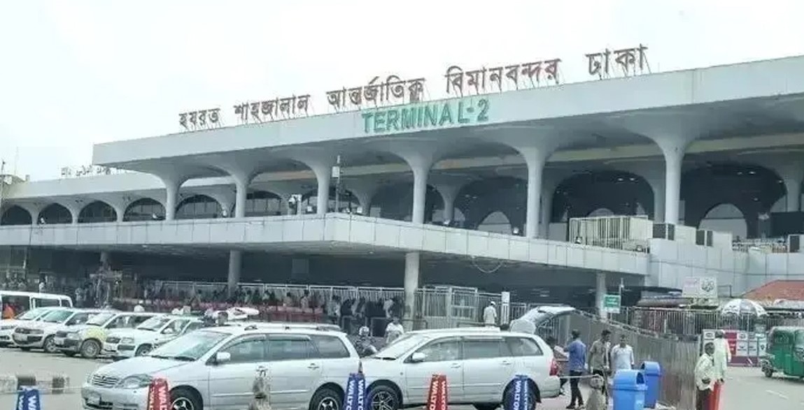 ঢাকার হযরত শাহজালাল আন্তর্জাতিক বিমানবন্দরে বিমান বাংলাদেশ এয়ারলাইন্সের উড়োজাহাজ
