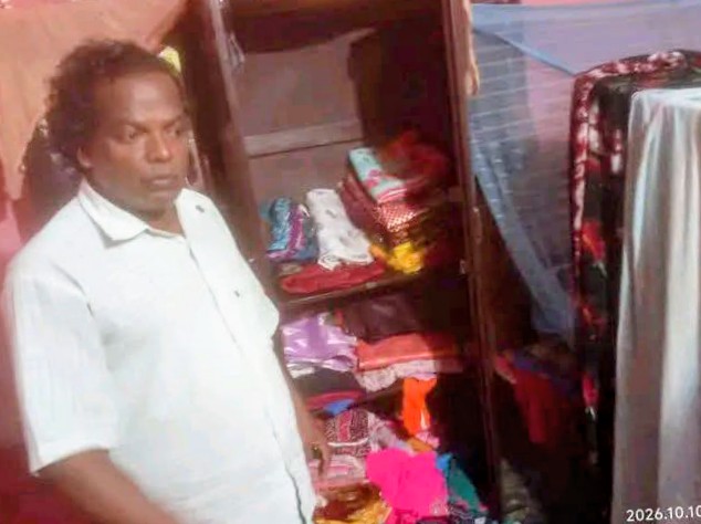 দিনাজপুরের বীরগঞ্জে কবিয়াল ক্ষিতীশ সরকারের বাড়িতে চুরির ঘটনা