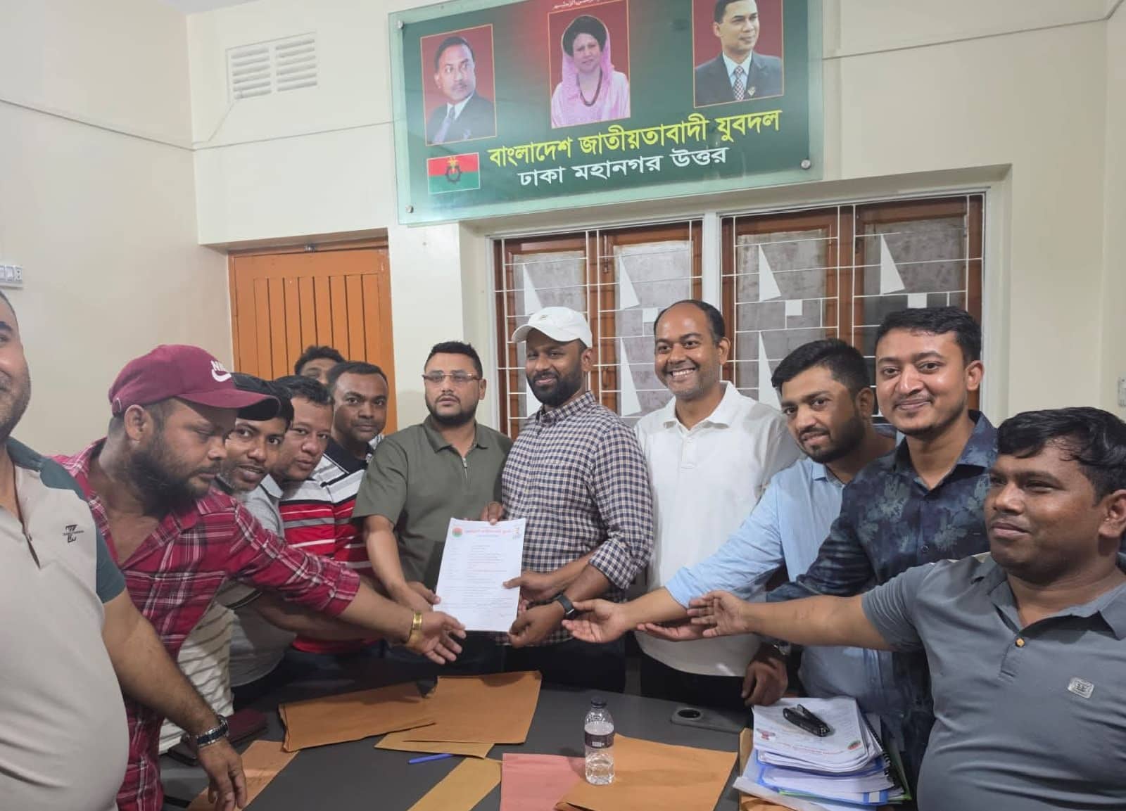 উত্তরা পূর্ব থানা যুবদলের সভাপতি পদে প্রার্থী হিসেবে ফরম জমা দিয়েছেন অপু শিকদার