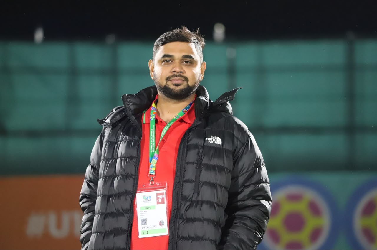 বাংলাদেশ  অনূর্ধ্ব ১৫ জাতীয় ফুটবল দলের "টিম ম্যানেজার" হিসেবে দায়িত্ব পালন করছেন। পুরান ঢাকার রাহাত মিতু 