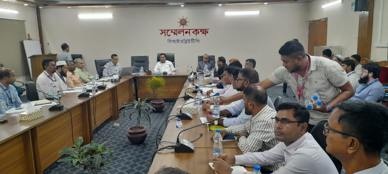 দুর্গাপূজায় ফেরি-লঞ্চে বিশেষ সেবার নির্দেশ বিআইডব্লিউটিসি চেয়ারম্যানের